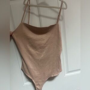 Kittenish tan ribbed bodysuit size large adjustable‎ square neck
